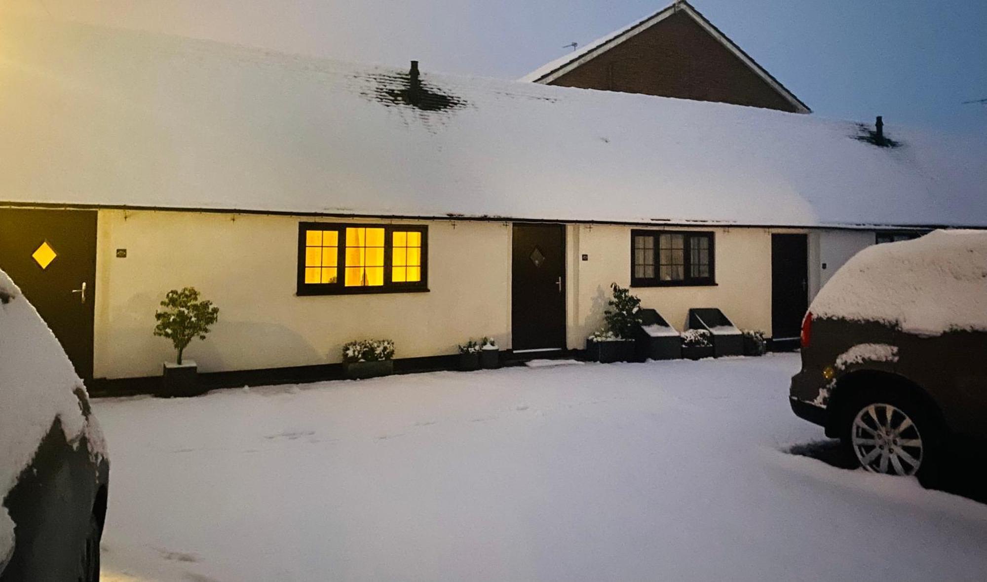 Little Park Holiday Homes Self Catering Cottages 1 & 2 Bedrooms Available Close To Tutbury Castle ภายนอก รูปภาพ