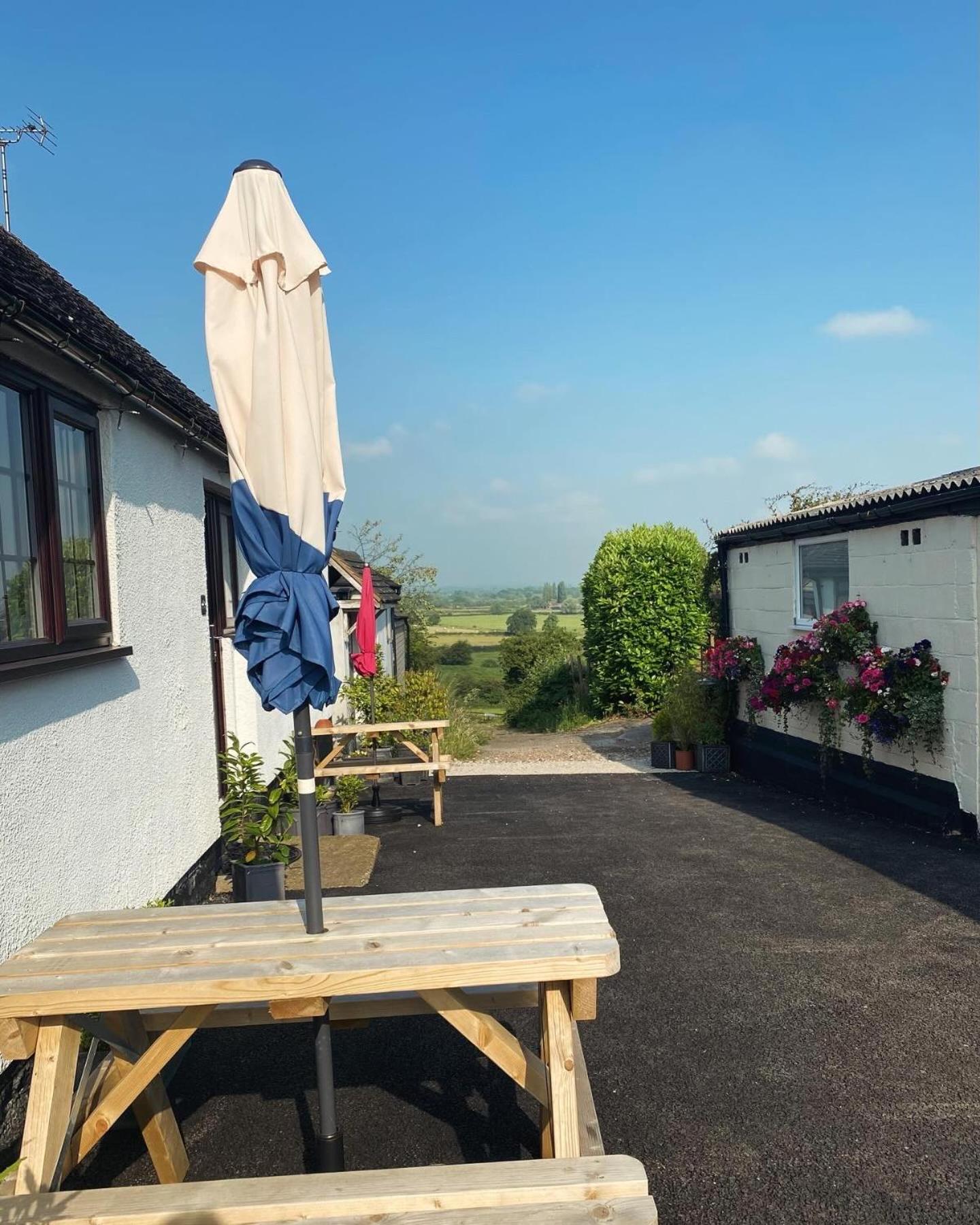 Little Park Holiday Homes Self Catering Cottages 1 & 2 Bedrooms Available Close To Tutbury Castle ภายนอก รูปภาพ