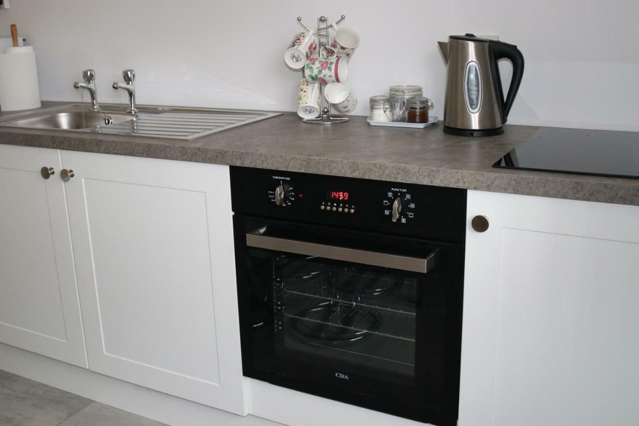 Little Park Holiday Homes Self Catering Cottages 1 & 2 Bedrooms Available Close To Tutbury Castle ภายนอก รูปภาพ